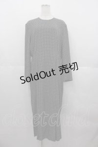 INGEBORG / ドット長袖ワンピース  黒Ｘ白 I-25-06-21-070-LO-OP-HD-ZI