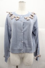 axes femme / サテンリボンニットカーディガン  サックス I-25-06-25-008-AX-TO-HD-ZI