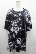 NieR Clothing / 総柄半袖カットソー  黒Ｘ白 I-25-06-25-024-PU-TO-HD-ZI