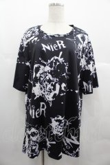 NieR Clothing / 総柄半袖カットソー  黒Ｘ白 I-25-06-25-024-PU-TO-HD-ZI