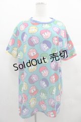 galaxxxy / おそ松さん×galaxxxy 総柄Tシャツ  ブルー I-25-06-25-028-PU-TS-HD-ZI