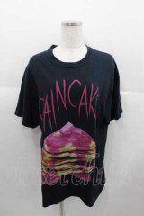 MILKBOY / PAINCAKE TEE  黒Ｘピンク I-25-06-29-040-MB-TO-HD-ZI