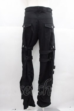 画像2: CavariA / ベルテッドボンテージカーゴパンツ  黒 I-25-07-06-110-PU-PA-HD-ZI