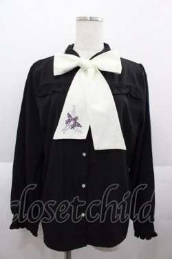 画像1: axes femme / バラブーケ刺繍リボンブラウス  黒Ｘ白 I-25-07-06-003-AX-BL-HD-ZI