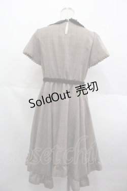 画像2: axes femme / リボンパールブローチ付きラメチェック半袖ワンピース  ブラウン I-25-07-09-086-AX-OP-HD-ZI