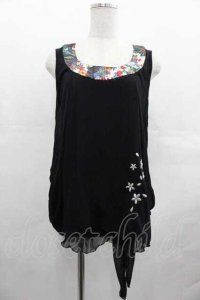 gouk / 和柄ラインサクラ刺繍ノースリーブトップス  黒Ｘシルバー I-25-07-19-032-GO-TO-HD-ZI