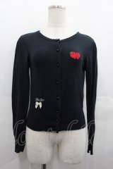 E hyphen world gallery / いちごリボン刺繍ニットカーディガン  黒Ｘ赤Ｘ白 I-25-07-23-007-LO-TO-HD-ZI