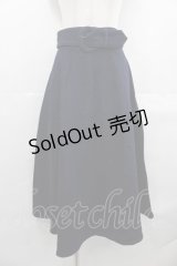 an another angelus / 変形バックルフレアーデニムスカート  紺デニム I-25-07-23-085-CA-SK-HD-ZI