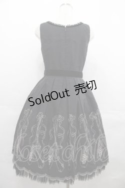 画像2: Emily Temple cute / トゥーシューズ刺繍リボンベルト付ノースリーブワンピース  黒 I-25-07-23-036-ET-OP-HD-ZI