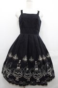 Emily Temple cute / ドレス刺繍ジャンパースカート  黒 I-25-07-23-040-ET-OP-HD-ZI