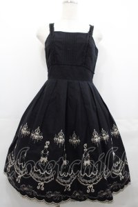 Emily Temple cute / ドレス刺繍ジャンパースカート  黒 I-25-07-23-040-ET-OP-HD-ZI