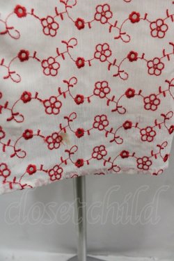 画像4: Lily Brown / フラワー刺繍オフショルワンピース  アイボリーＸ赤 I-25-07-27-068-EL-OP-HD-ZI