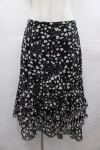 INGEBORG / ハートフラワー総柄シフォンスカート  黒Ｘ白 I-25-07-27-100-LO-SK-HD-ZI