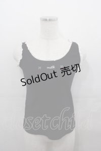 MILK / チェリーロゴ刺繍ノースリーブトップス  黒Ｘ白Ｘ赤 I-25-07-27-018-ML-TO-HD-ZI