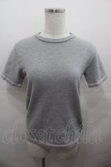 MILK / DO NOT DISTURB刺繍半袖カットソー  グレーＸ白 I-25-07-27-026-ML-TO-HD-ZI
