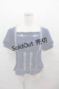 OZZ ANGELO / 薔薇十字架刺繍スナップボタン半袖ブラウス  青Ｘ白 I-25-07-27-040-OO-BL-HD-ZI