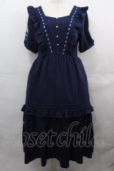 axes femme / ハシゴレース×袖バラ刺繍ワンピース  ネイビー I-25-08-15-088-AX-OP-HD-ZI