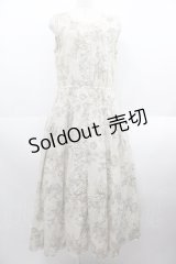 INGEBORG / 薔薇ブーケプリントノースリーブワンピース  アイボリー I-25-08-18-076-LO-OP-HD-ZI