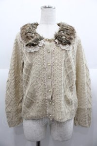 axes femme / ファーティペット付ニットカーディガン  アイボリー I-25-08-18-010-AX-TO-HD-ZI