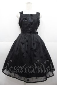 Moi-meme-Moitie / 花柄フロッキーミニジャンパースカート  黒 I-25-08-25-062-MO-OP-HD-ZI