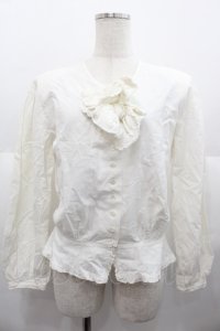 INGEBORG / ダブルリボンピンタックブラウス  白 I-25-08-25-011-LO-BL-HD-ZI