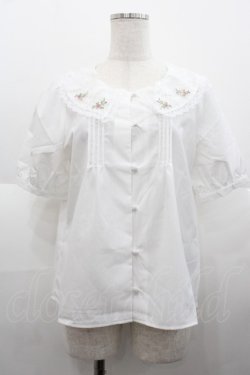 画像1: Fi.n.t / ローズ刺繍チュールレース衿ブラウス  白 I-25-08-25-002-CA-BL-HD-ZI