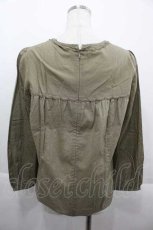 画像2: 【SALE】INGEBORG / スカラップレースノーカーラーブラウス M カーキ I-25-09-13-030-LO-BL-HD-ZT198 (2)