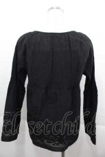 画像2: PINK HOUSE / ローズ透かしブラウス  ブラック I-25-09-13-032-LO-BL-HD-ZT238 (2)