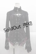 Ozz Croce / 薔薇刺繍フロント編み上げハイネックトップス  黒Ｘ赤 I-25-09-18-055-OO-TO-HD-ZI