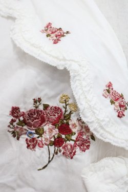 画像3: KETTY / ローズブーケ刺繍スカラップセーラー襟オーバーブラウス  白ｘ赤 I-25-09-21-012-EL-BL-HD-ZI