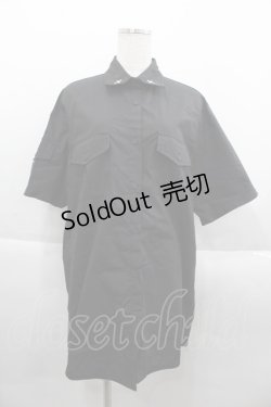 画像1: NieR Clothing / クロスプリント襟半袖シャツ  黒Ｘ白 I-25-09-24-006-PU-CO-SA-ZI