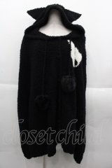 PUTUMAYO / 眼帯ねこもこもこケープ  黒Ｘ白 I-25-09-24-013-PT-JA-SA-ZI