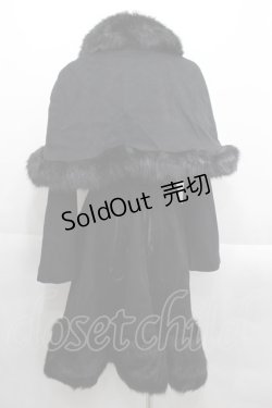 画像2: ATELIER PIERROT / ケープ付きファーコート  黒 I-25-09-24-019-EL-CO-SA-ZI