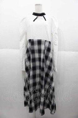 画像1: DearMyLoveRose / デコルテオープンクラシカルワンピース 3L 白Ｘ黒 I-25-09-30-094-EL-OP-SA-ZI