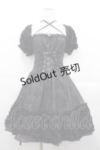 FRILL / 薔薇モチーフ半袖ワンピース  黒 I-25-09-30-101-HN-OP-SA-ZI