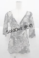 Ozz oneste / 和柄総プリントカットソー  グレー I-25-10-04-055-OO-TO-HR-ZI