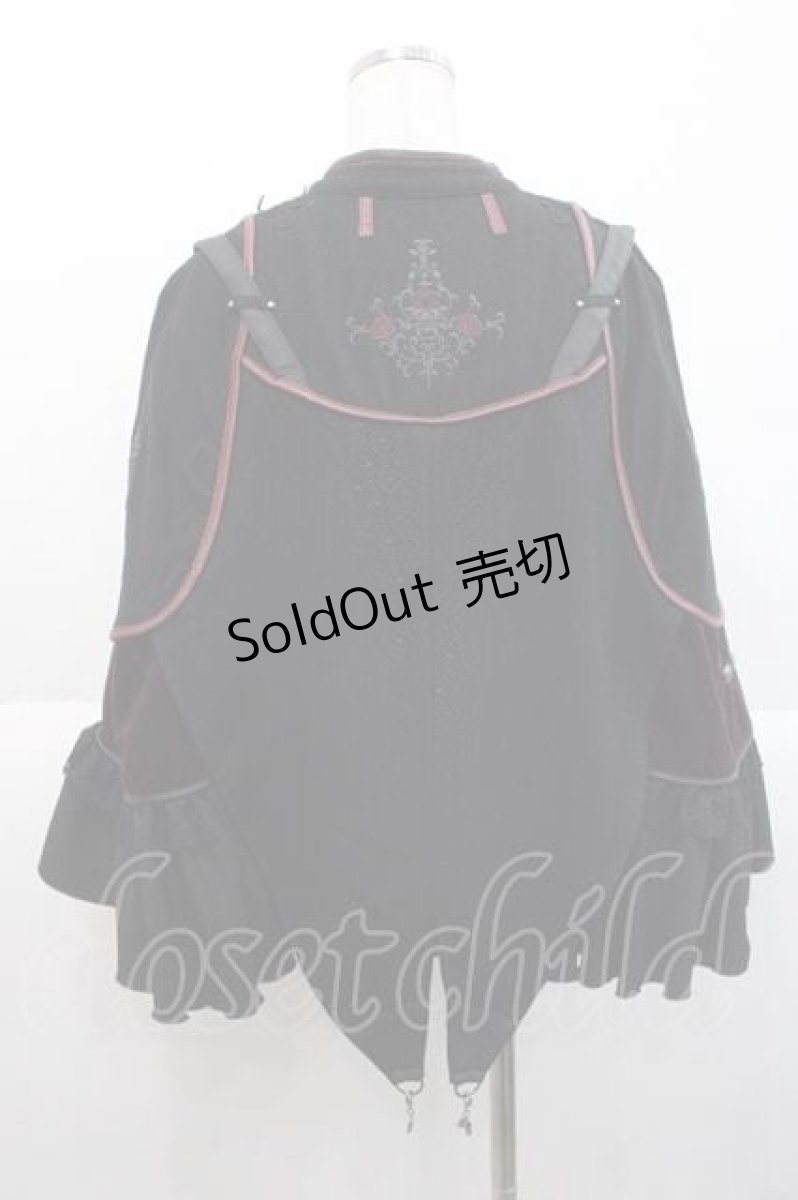 画像2: Ozz oneste / 薔薇十字架刺繍ケープ  黒Ｘ赤 I-25-10-10-040-OO-JA-SA-ZI (2)