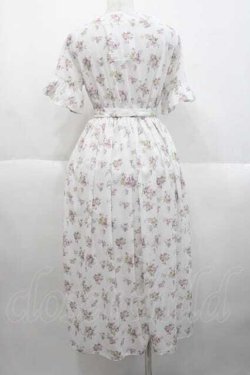 画像2: tocco closet / フラワーブーケプリント半袖ワンピース  白 I-25-10-10-074-LO-OP-SA-ZI