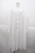 axes femme / UVカットレースアップロングシャツ  白 I-25-10-15-010-AX-BL-SA-ZI