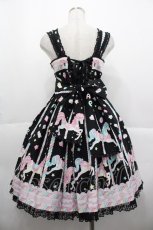 画像2: Angelic Pretty / Sugary Carnivalジャンパースカート  黒 I-25-10-15-039-AP-OP-SA-ZI (2)