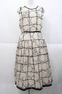 INGEBORG / カメリア風枠柄ノースリーブワンピース  アイボリーＸ黒 I-25-10-18-060-LO-OP-SA-ZI