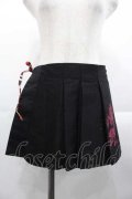 gouk / 龍プリントプリーツ巻きスカート  黒Ｘ赤 I-25-10-21-074-GO-SK-SA-ZI