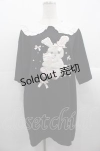 Honey Cinnamon / アイスリボンハニーちゃん襟付きTシャツ  黒Ｘ白 I-25-10-24-070-LO-TO-SA-ZI