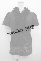 Rozen Kavalier / フリル立ち襟スナップボタン半袖シャツ  黒 I-25-10-24-081-OO-BL-SA-ZI