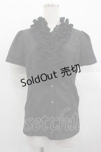 Rozen Kavalier / フリル立ち襟スナップボタン半袖シャツ  黒 I-25-10-24-081-OO-BL-SA-ZI