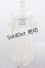 Fi.n.t Cherry / メリーゴーラウンドプリントバルーン半袖ワンピース  アイボリーＸ青 I-25-10-24-109-LO-OP-SA-ZI