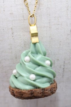 画像4: Q-pot. / クリスマスツリーカップケーキネックレス  グリーン I-25-10-29-118-QP-AC-SA-ZI