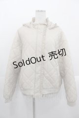 merry jenny / ナイロンフリルキルティングジャケット  ベージュ I-25-10-29-024-LO-JA-SA-ZI