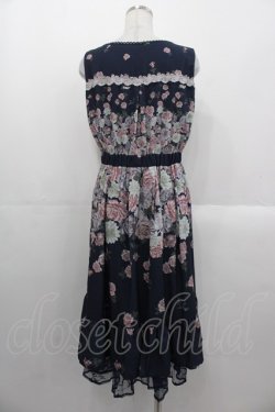 画像2: axes femme / 蔓薔薇柄ノースリワンピース  ネイビー I-25-10-29-035-AX-OP-SA-ZI