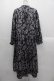 画像2: axes femme NOSTALGIE / ペイズリー×ドット柄ワンピース  黒 I-25-10-29-036-AX-OP-SA-ZI (2)